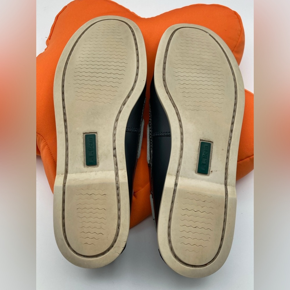 L.L. Bean Women's Navy Leather Slip on Boat Loafers Shoes Size 9 - Picture 8 of 11